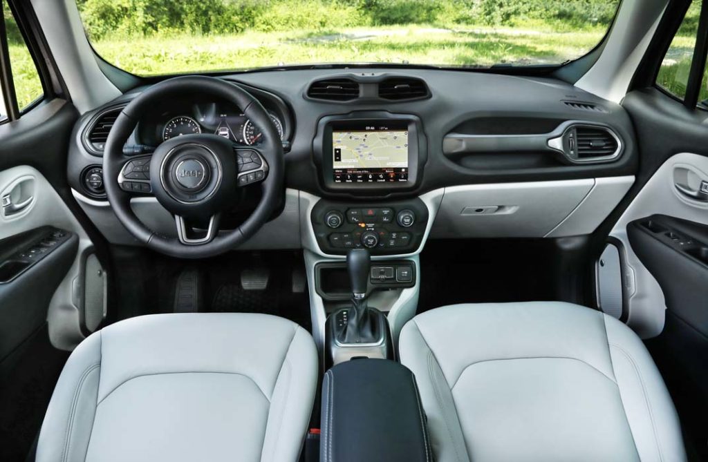 El interior del Jeep Renegade tiene unas buenas calidades y es atractivo
