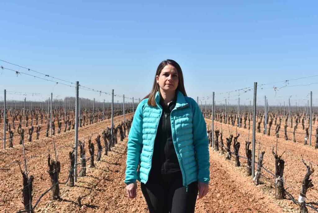 Ana Martín esta certificación es una recompensa a una apuesta por una viticultura innovadora de calidad y sostenible que es nuestra seña de identidad
