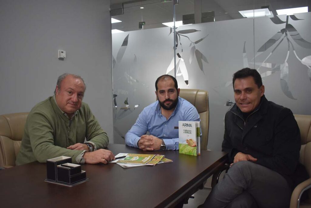 : Lucio Fernández (Empresa Agraria), Jonathan Santarén (Grupo CT) y Raúl Martín de Navistahl.