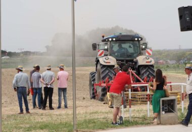 El Día de Puertas Abiertas de Argo Tractors en Villamarciel un éxito con más de 500 asistentes