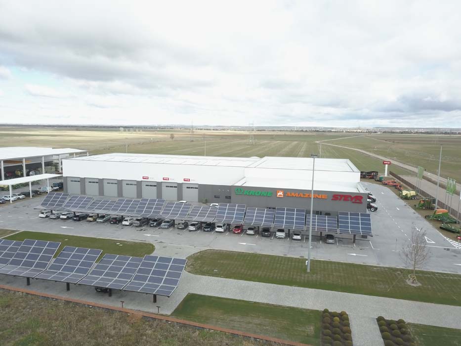Todas las instalaciones son energéticamente autosuficientes, con placas solares y climatización a través de biocombustible de pellets.