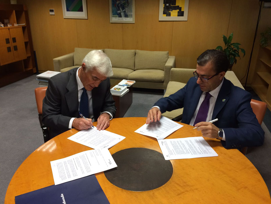 Ignacio Machetti y Javier Lorén firman el convenio