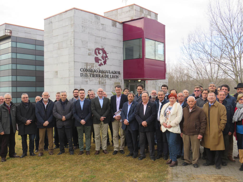 Las Diputaciones de León y Valladolid reúnen a los alcaldes de Tierra de Campos