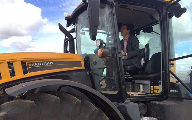 JCB revoluciona el trabajo en el campo en DEMOAGRO 2017