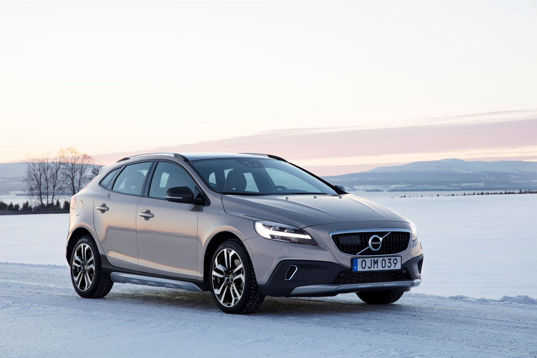 V40 Cross Country: una opción más clara que nunca