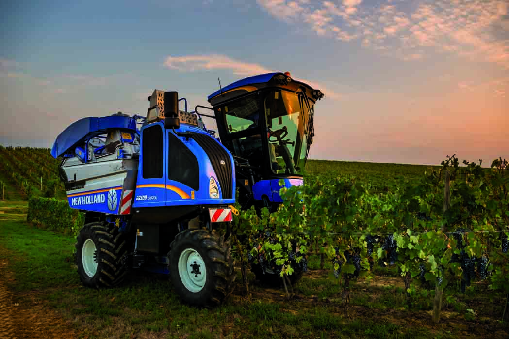 Premian la nueva vendimiadora Braud 9000 de New Holland