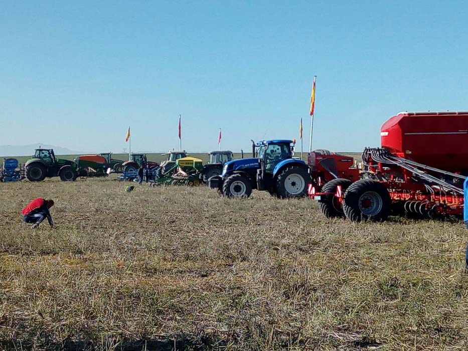 Así fue la demostración de maquinaria agrícola sobre agricultura de conservación