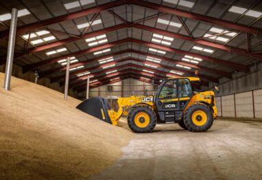 JCB lanza una nueva gama de manipuladoras telescópicas Loadall