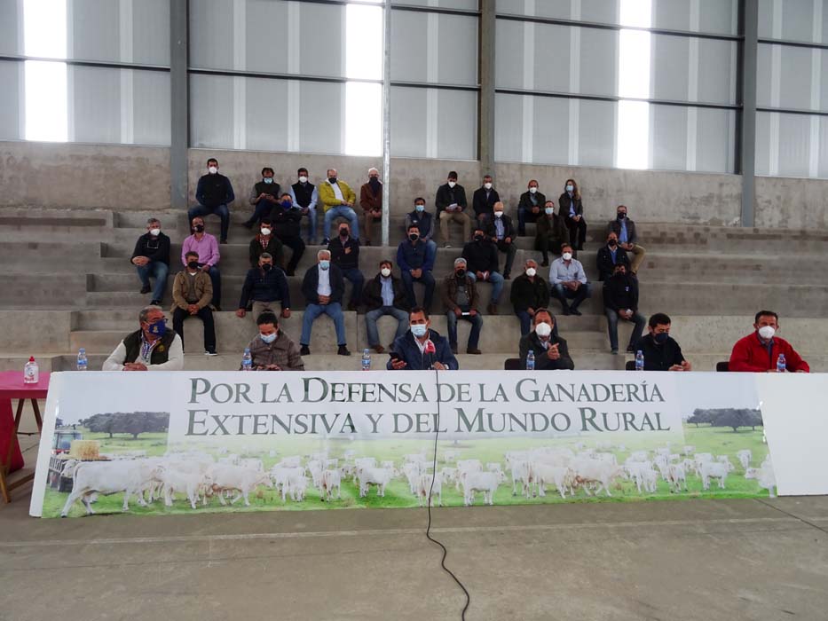 Los productores piden un cambio de rumbo y una defensa de la ganadería extensiva