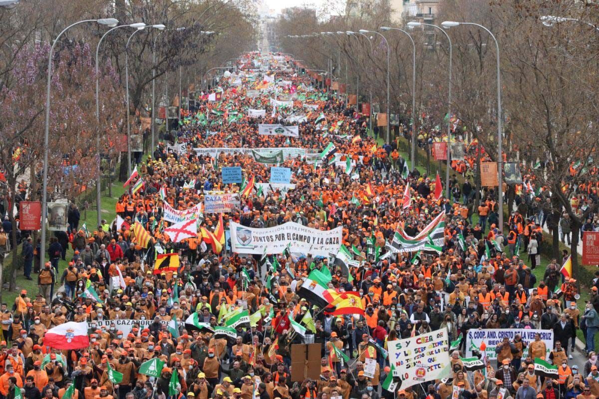 El campo inunda Madrid en una manifestación histórica