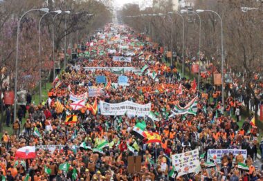 El campo inunda Madrid en una manifestación histórica