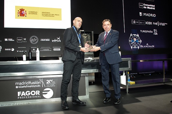 El cocinero Luis Alberto Lera recibe el premio “Defensa del producto Alimentos de España 2022”