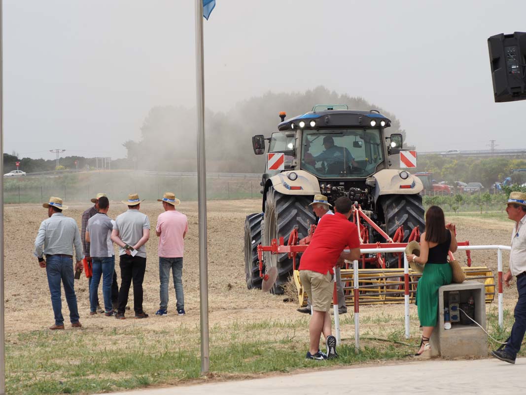 El Día de Puertas Abiertas de Argo Tractors en Villamarciel un éxito con más de 500 asistentes