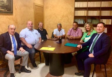 Caja Rural y la Comunidad de Regantes Canal Alto de Villares firman un convenio de colaboración