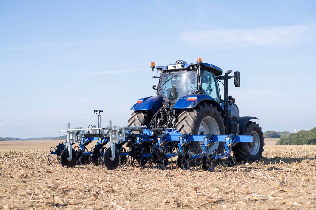 New Holland presenta el tractor T8 sin conductor equipado con el sistema Raven Autonomy