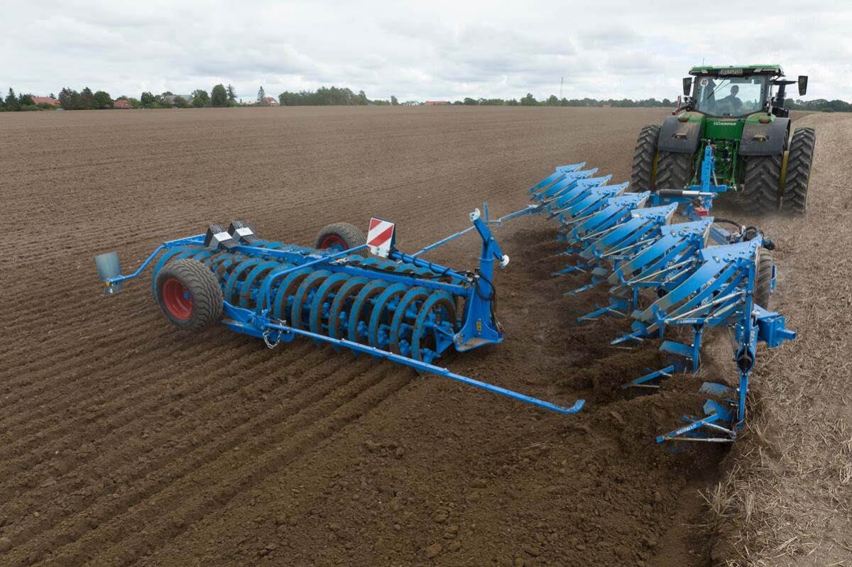 Nuevo sistema semisuspendido de transporte para compactadores de grandes dimensiones de LEMKEN