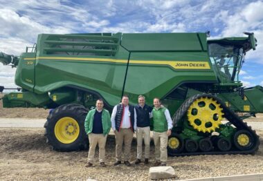 Llega a España la primera cosechadora X9 John Deere de alto rendimiento