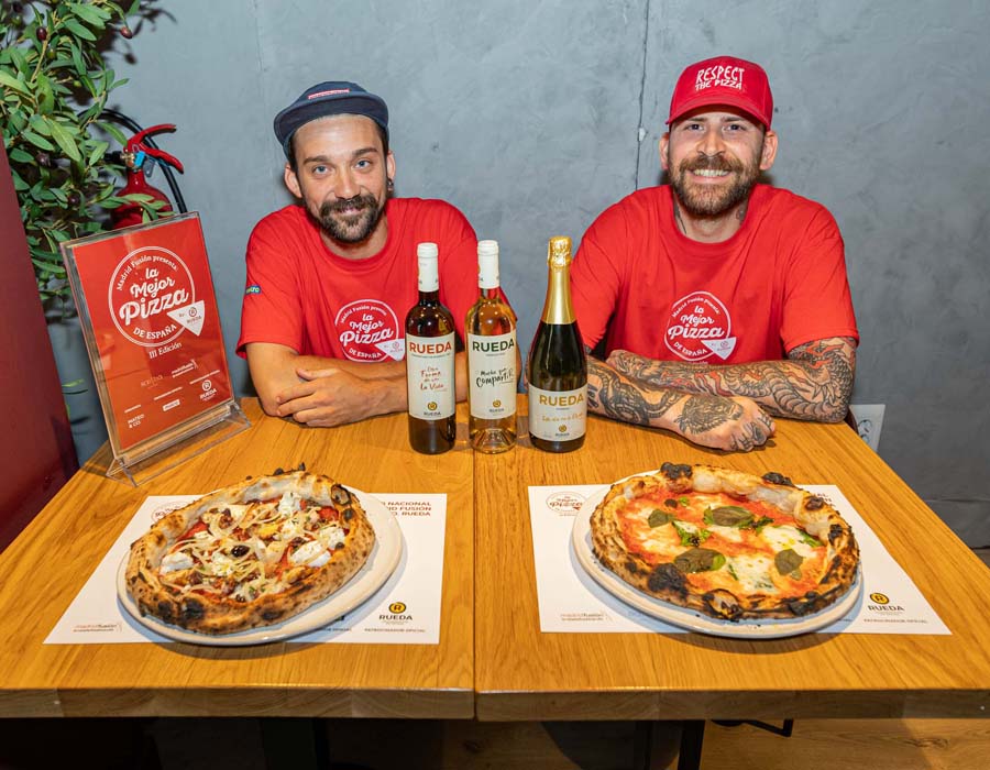 La mejor pizza de españa está en Can Pizza y se disfruta con un vino D.O. Rueda