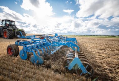 LEMKEN presenta la Rubin 10 con un ancho de trabajo de 10 m