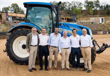 La unión de dos grandes concesionarios New Holland reestructura la red comercial y fortalece la distribución de la marca en España