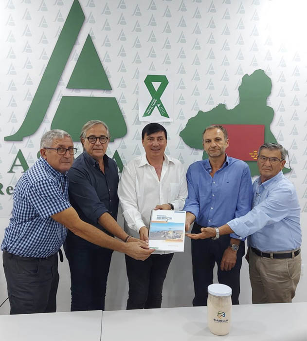 ASAJA Murcia presenta el libro Biohacking al Mar Menor el gigante con pies de plomo