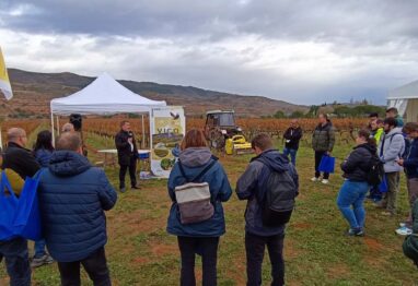 Éxito de la Jornada de Campo “Manejo de cubiertas vegetales en Viñedo” en La Rioja