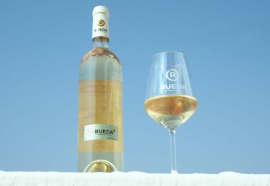 La D.O. Rueda reafirma su liderazgo en el mercado del vino blanco y desafía la caída en el consumo