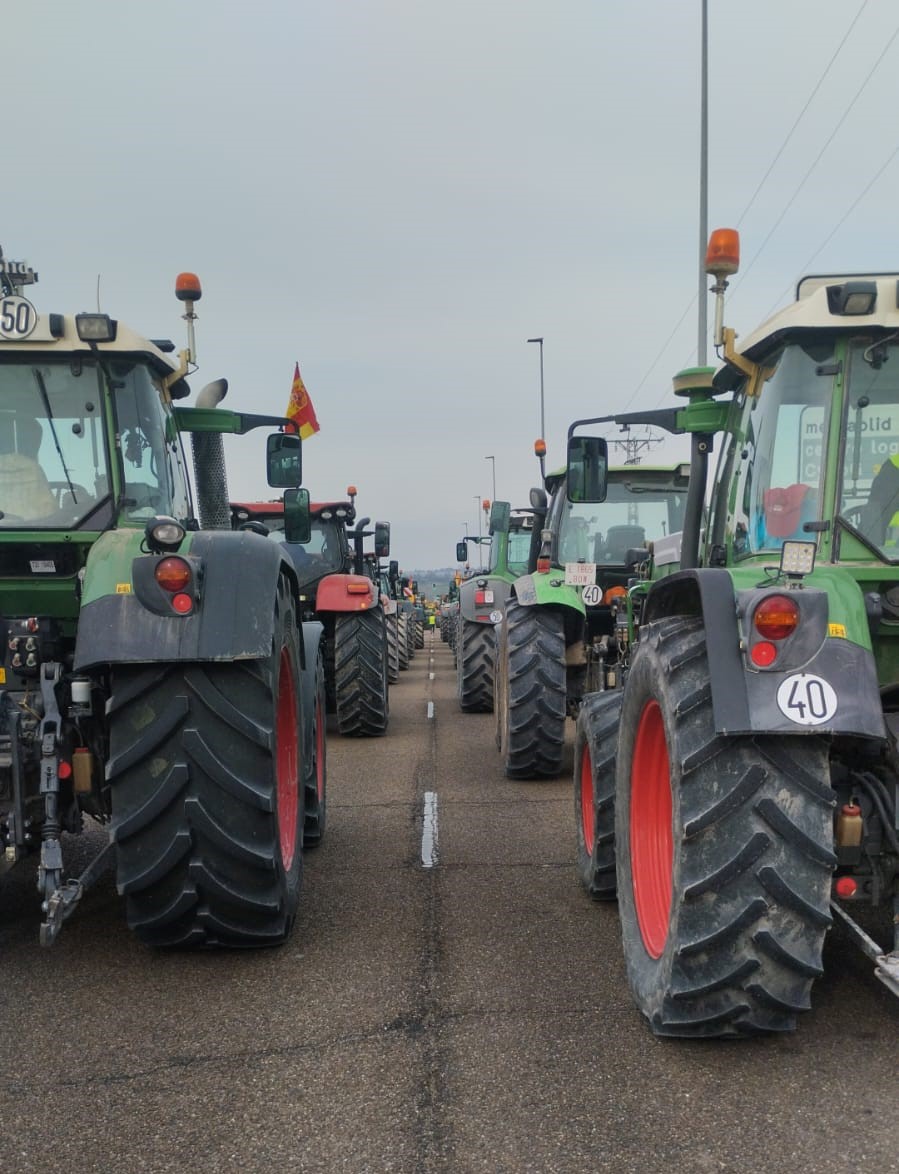 La provincia de Valladolid colapsada por las tractoradas