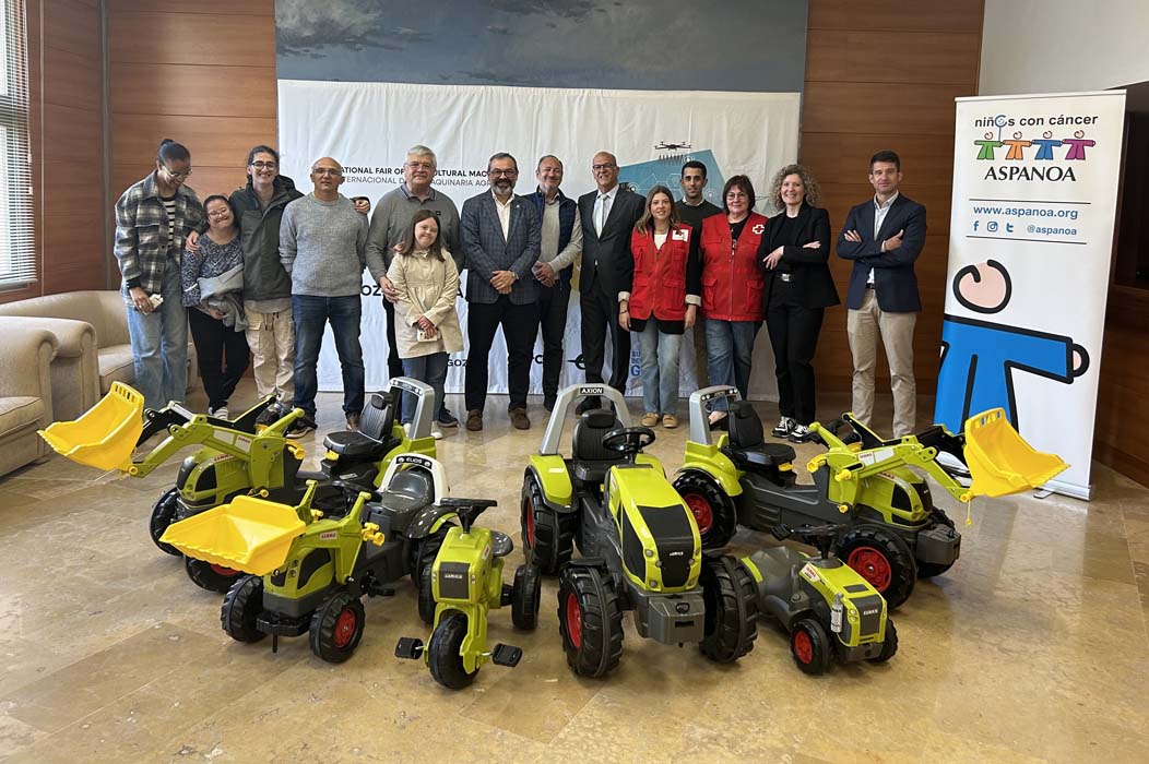 El Club Junior de FIMA 2024 patrocinado por CLAAS IBÉRICA dona tractores a pedales y juguetes a asociaciones benéficas