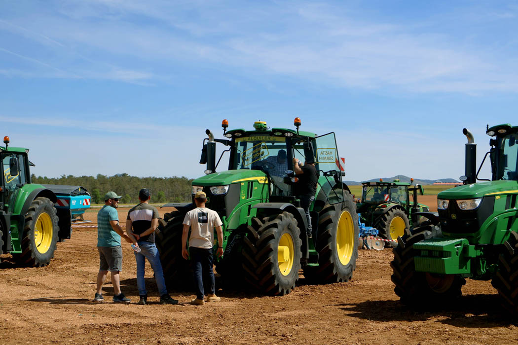 Lamusa y Servicios reúne a 350 profesionales agrícolas para exhibir las últimas novedades de John Deere